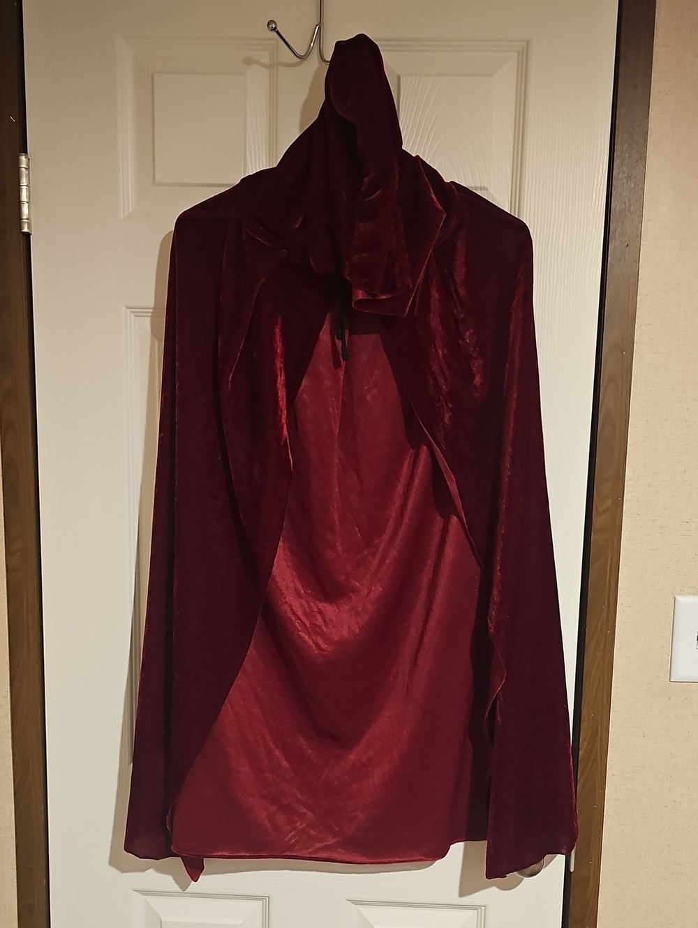 Novelty Hooded Cloak Cape One Size Used